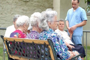 Chiedere l'inserimento presso servizi residenziali di persone anziane non autosufficienti (RSA)